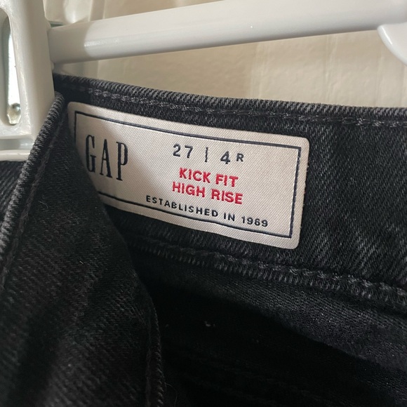 GAP Kick Fit High Rise - Picture 2 of 5